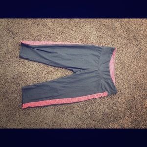 Workout capris leggings